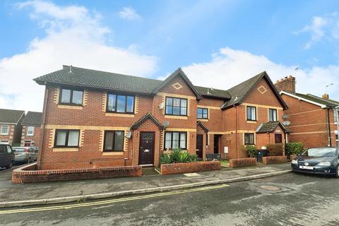 2 bedroom apartment to rent, Crescent Road, Wimborne