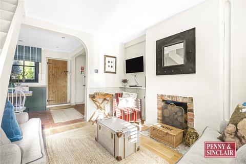 2 bedroom end of terrace house to rent, West Street, RG9 2EA