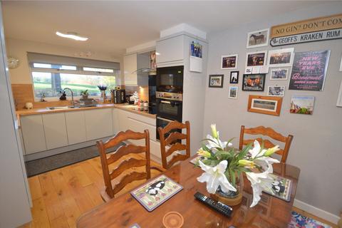 5 Cottingley Chase, Leeds, LS11 0JX