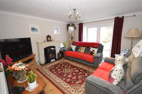 5 Cottingley Chase, Leeds, LS11 0JX