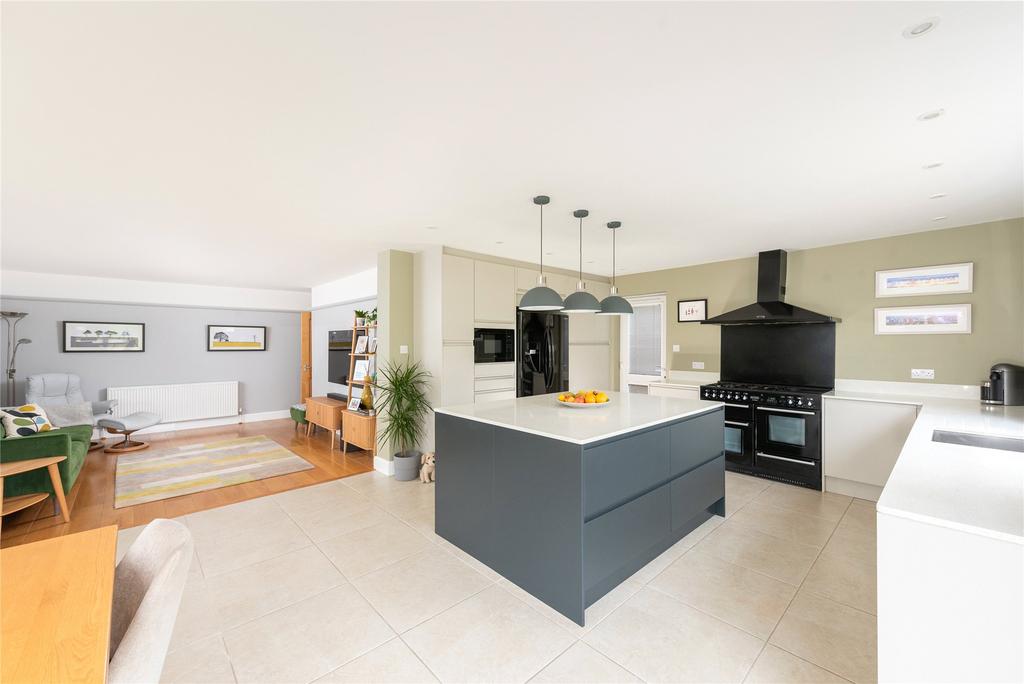 Kitchen/Dine/Family