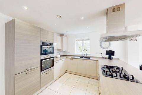 6 Edges Farm Close, Westhoughton, Bolton, BL5 2QY