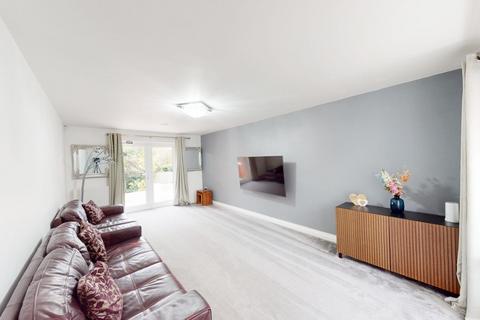6 Edges Farm Close, Westhoughton, Bolton, BL5 2QY