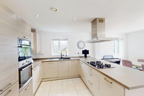 6 Edges Farm Close, Westhoughton, Bolton, BL5 2QY