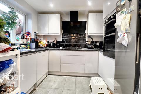 3 bedroom terraced house for sale, Baillie Close, Rainham