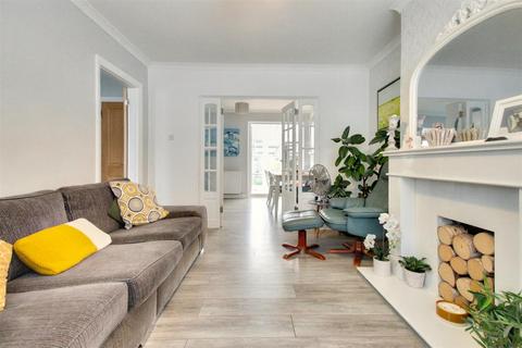 132 Ardingly Drive, Goring By Sea, Worthing, BN12 4TP
