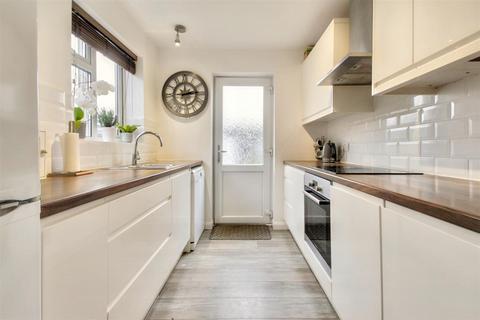 132 Ardingly Drive, Goring By Sea, Worthing, BN12 4TP