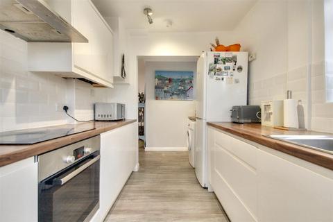 132 Ardingly Drive, Goring By Sea, Worthing, BN12 4TP