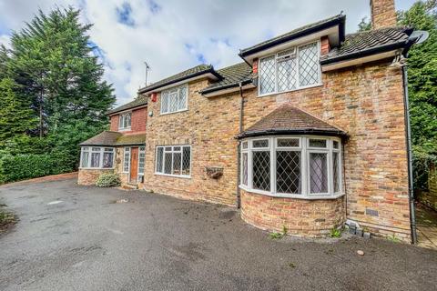 5 bedroom semi-detached house to rent, 5 Bedroom House To Let - SL9