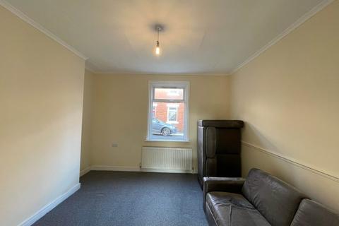 3 bedroom terraced house to rent, Fox Street, Seaham SR7