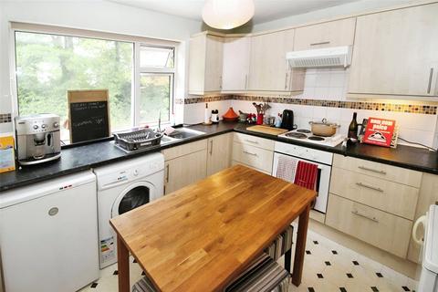 2 bedroom maisonette to rent, Darlington Road, Hampshire RG21