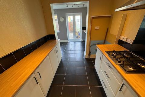 3 bedroom terraced house for sale, Pendle Walk, Stockport SK5