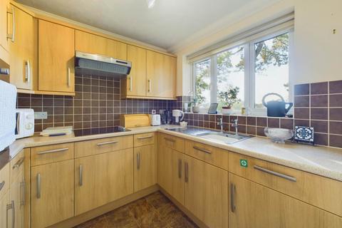 1 bedroom retirement property for sale, Windsor Lodge, Wellington Avenue