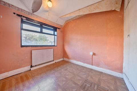 23 Restons Crescent, London, SE9 2HZ