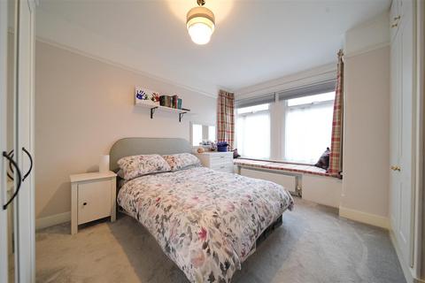 4 bedroom semi-detached house for sale, The Brent, Dartford