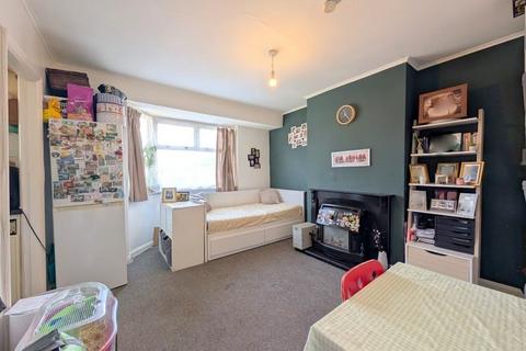 2 bedroom maisonette for sale, Elmcroft Close, Bedfont, TW14