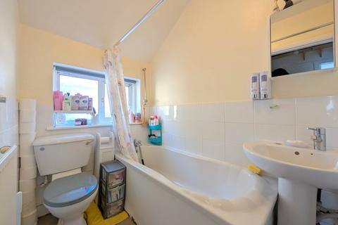 36 Elmcroft Close, Feltham, TW14 9HH