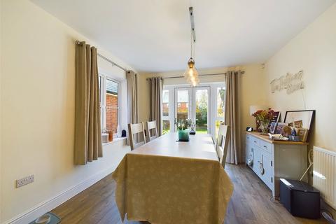10 Dreadnaught Drive, Gloucester, GL1 5RA