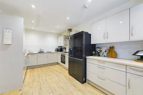 10 Dreadnaught Drive, Gloucester, GL1 5RA