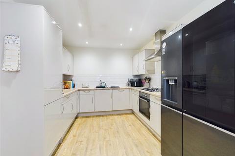 10 Dreadnaught Drive, Gloucester, GL1 5RA
