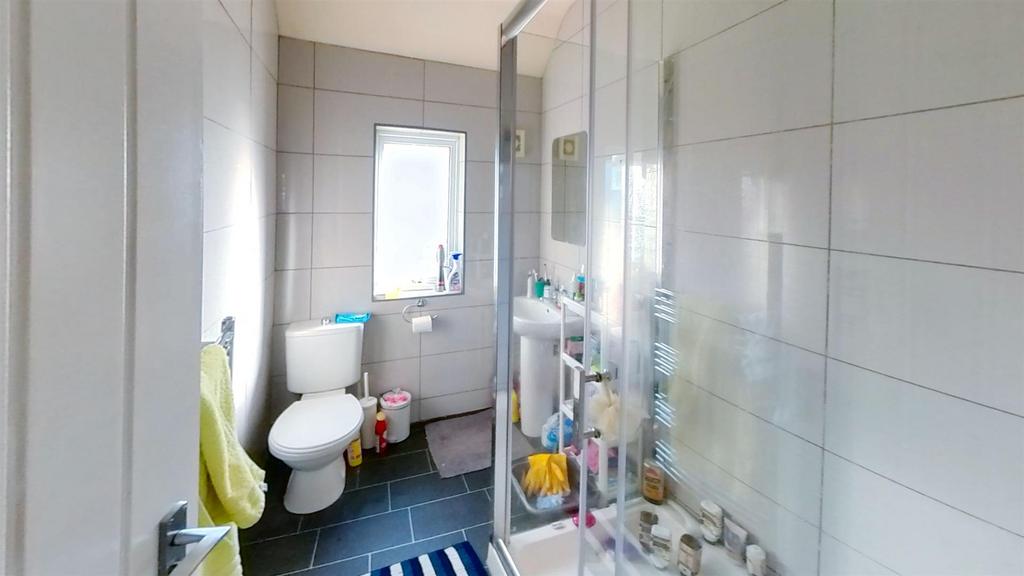 15-Tealby-Grove-Bath