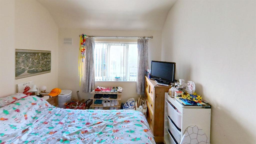 15-Tealby-Grove-Bedr