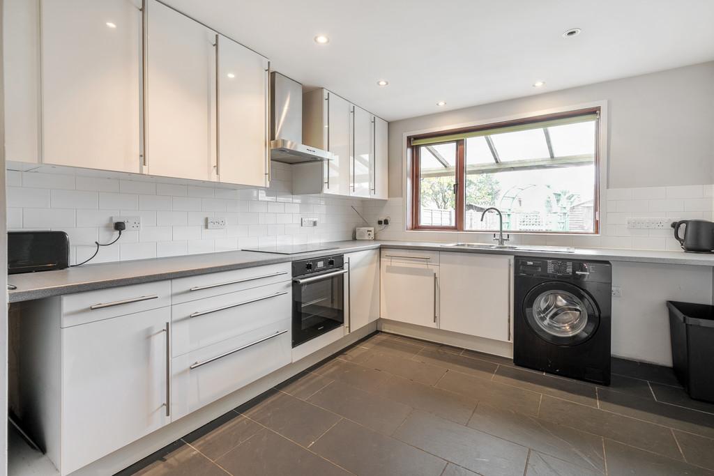 Kitchen/ dining room