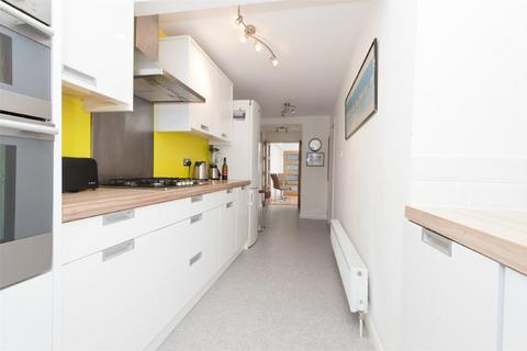 2 bedroom flat to rent, Atlingworth Street, Brighton, East Sussex, BN2