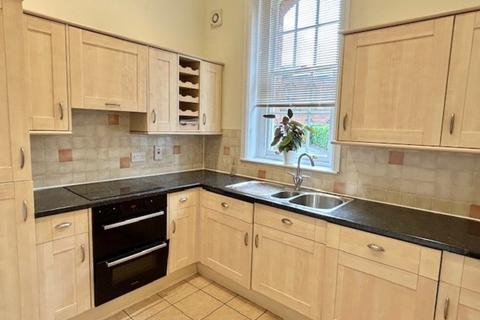 4 bedroom townhouse to rent, Lawrence Walk, Exminster