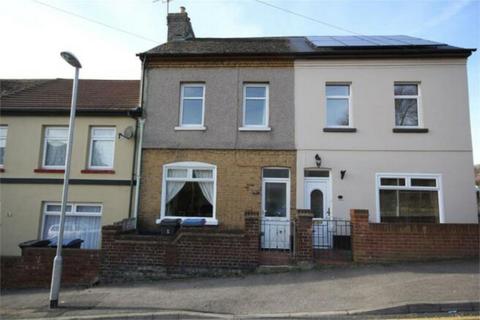 4 bedroom terraced house to rent, Whitfield Avenue, Dover