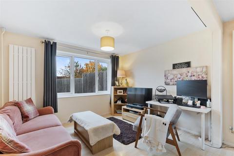 32 Cornbury Crescent, Downhead Park, Milton Keynes, MK15 9AS