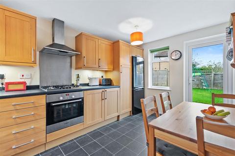 32 Cornbury Crescent, Downhead Park, Milton Keynes, MK15 9AS