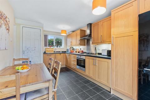 32 Cornbury Crescent, Downhead Park, Milton Keynes, MK15 9AS