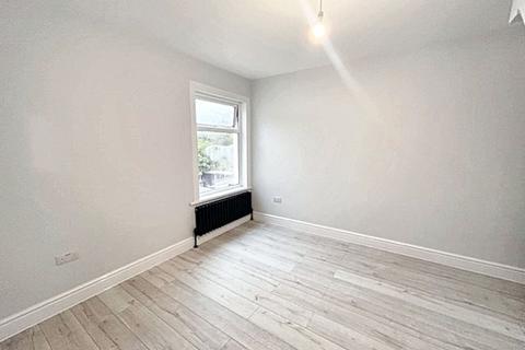 2 bedroom apartment to rent, Hook Road, Epsom, KT19