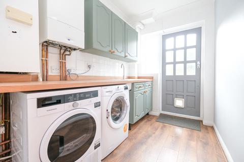 20 Station Approach, Chelsfield, Orpington, BR6 6EU