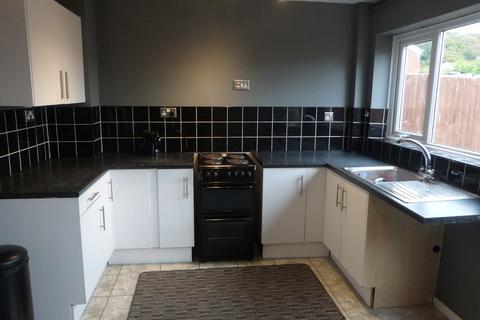 3 bedroom end of terrace house to rent, Medway Road