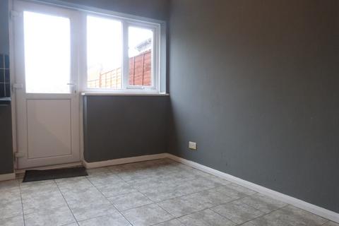 3 bedroom end of terrace house to rent, Medway Road