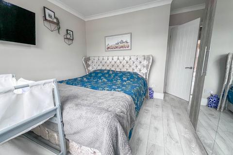 63 Manor Drive, Waltham, Grimsby, DN37 0NS