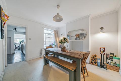 25 College Road, Woking, GU22 8BU