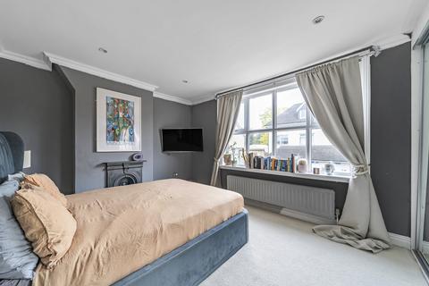 25 College Road, Woking, GU22 8BU