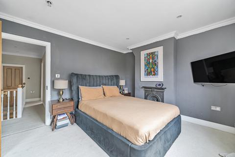 25 College Road, Woking, GU22 8BU