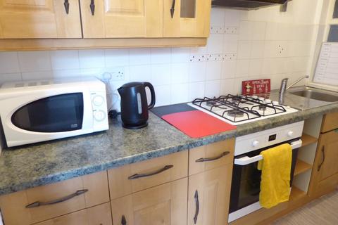 2 bedroom house to rent, Cross Lane, Huddersfield HD4