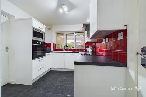 3 bedroom semi-detached house for sale, Porlock Avenue, Weeping Cross