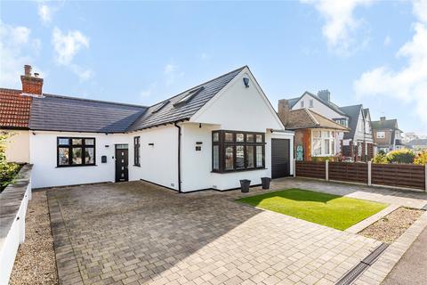 5 bedroom bungalow for sale, Elmhurst Drive, Hornchurch, RM11