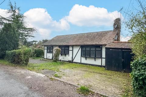 3 bedroom detached bungalow for sale, Queen Annes Grove, Hockley SS5