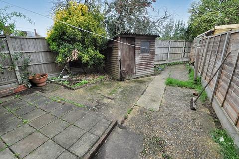 72 Alton Gardens, Southend-on-sea, SS2 6QZ