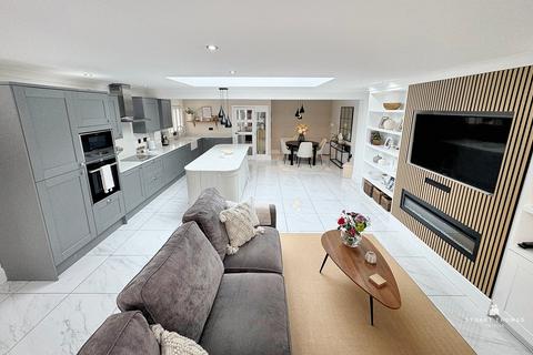 22 Bradley Close, Benfleet, SS7 3AH