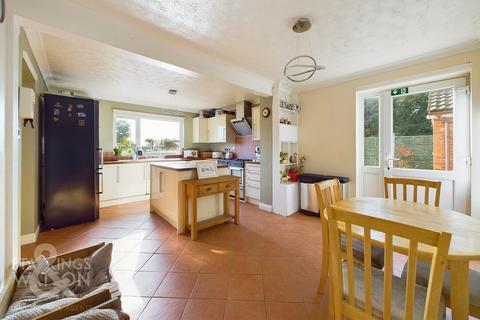 3 bedroom chalet for sale, St. Peters Road, Carlton Colville, Lowestoft