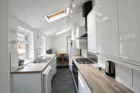 7 bedroom terraced house to rent, Longbrook Street, Exeter EX4