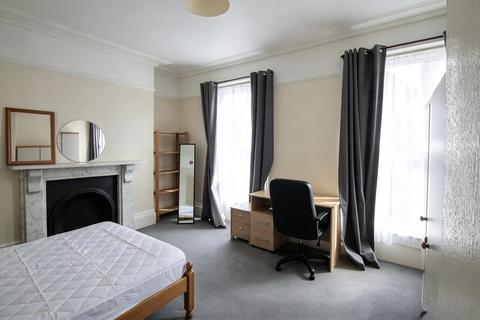 7 bedroom terraced house to rent, Longbrook Street, Exeter EX4